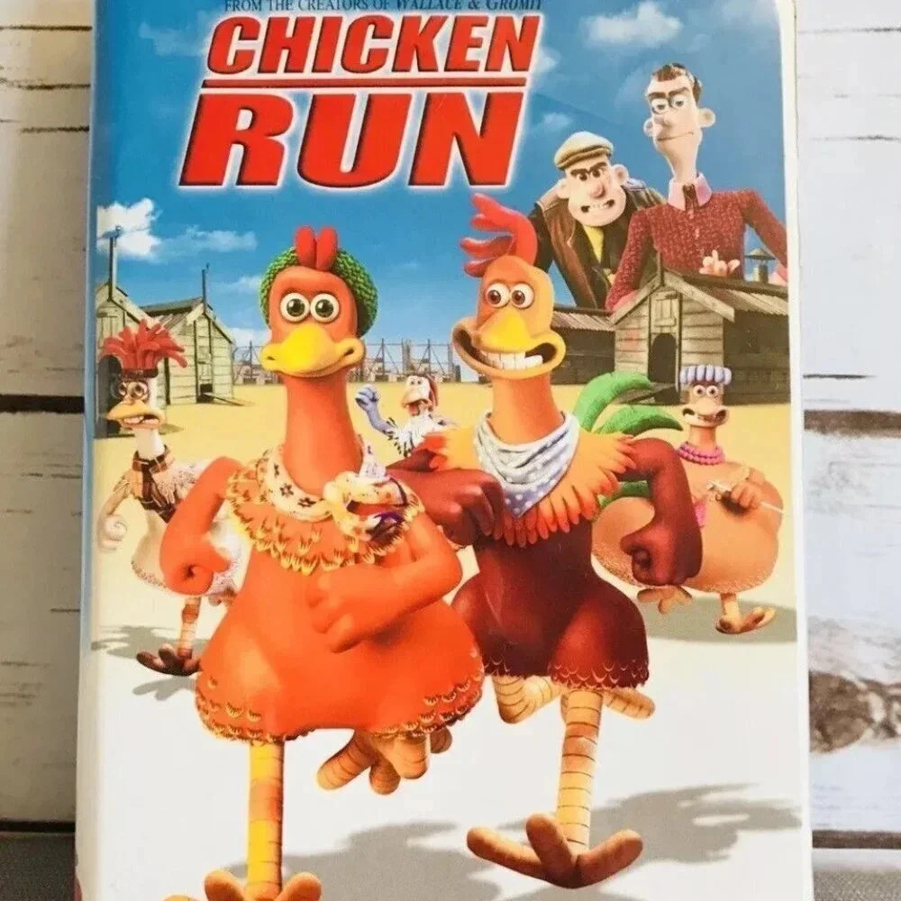 CHICKEN RUN VHS Home Video Tape in Clamshell Case